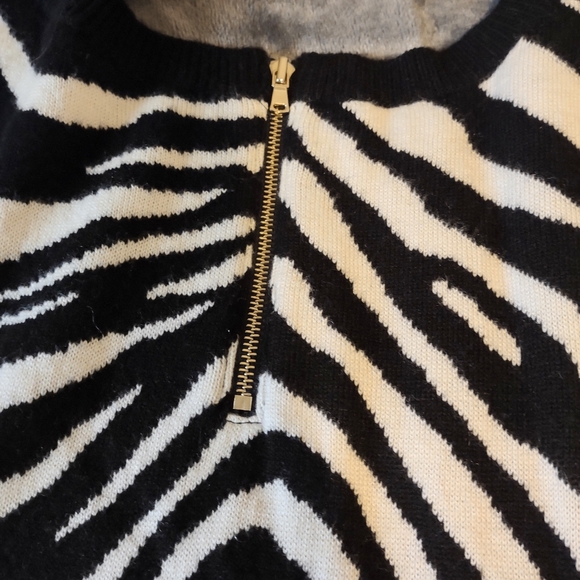 Ann Taylor zebra Sweater NWOT - Picture 6 of 7